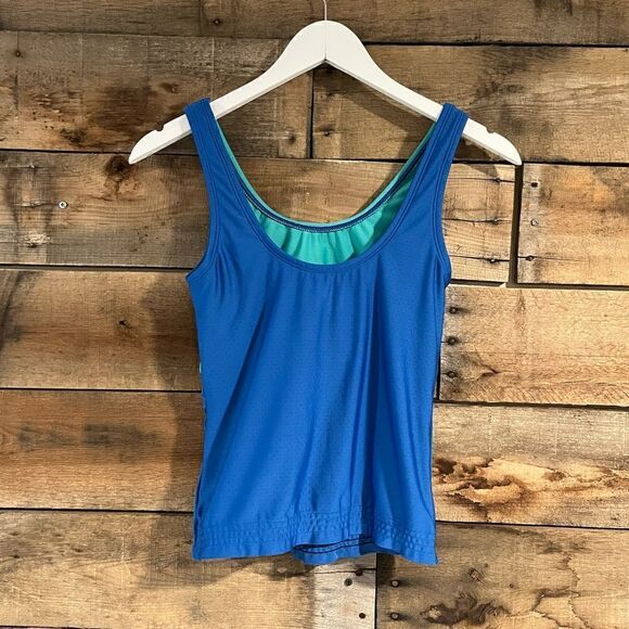 Under Armour royal blue wrap loose style athletic tank - M - 🙂3/$15 - Picture 4 of 7